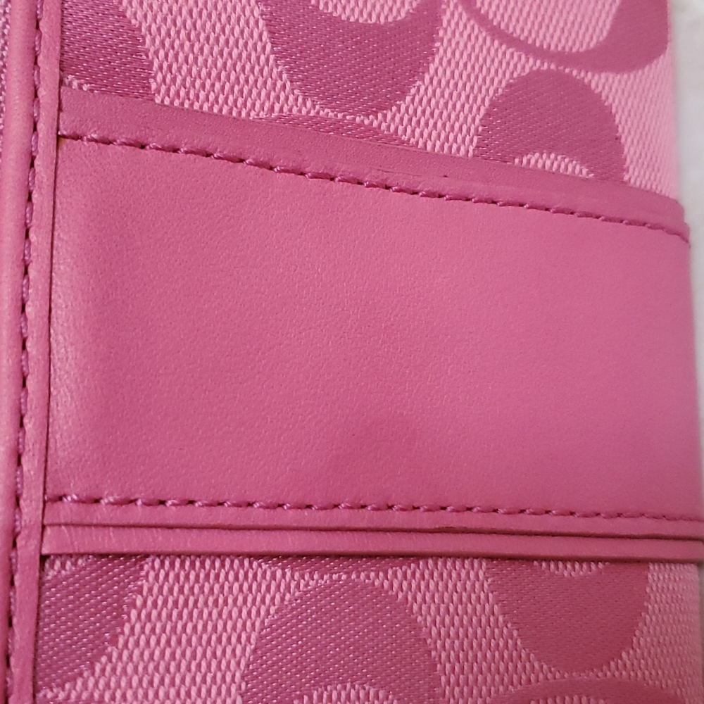 ππ COACH Pink Wrislet Wallet ππ - Picture 7 of 12